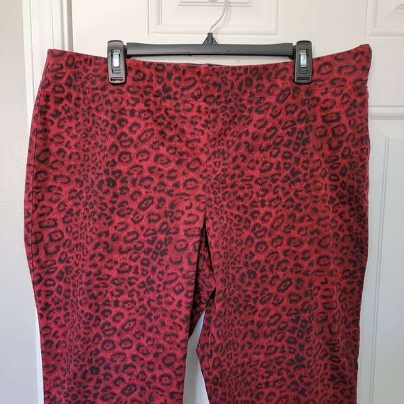 Talbots Dark Red Signature Cropped Side Zip Leopard Print Pants Size 16 - Picture 2 of 11